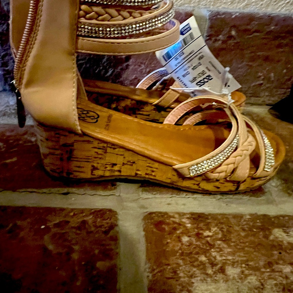 Elegant Tan Wedge Sandals